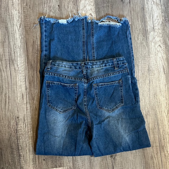 SHEIN Ripped Straight Leg Jean Size S - Picture 5 of 5